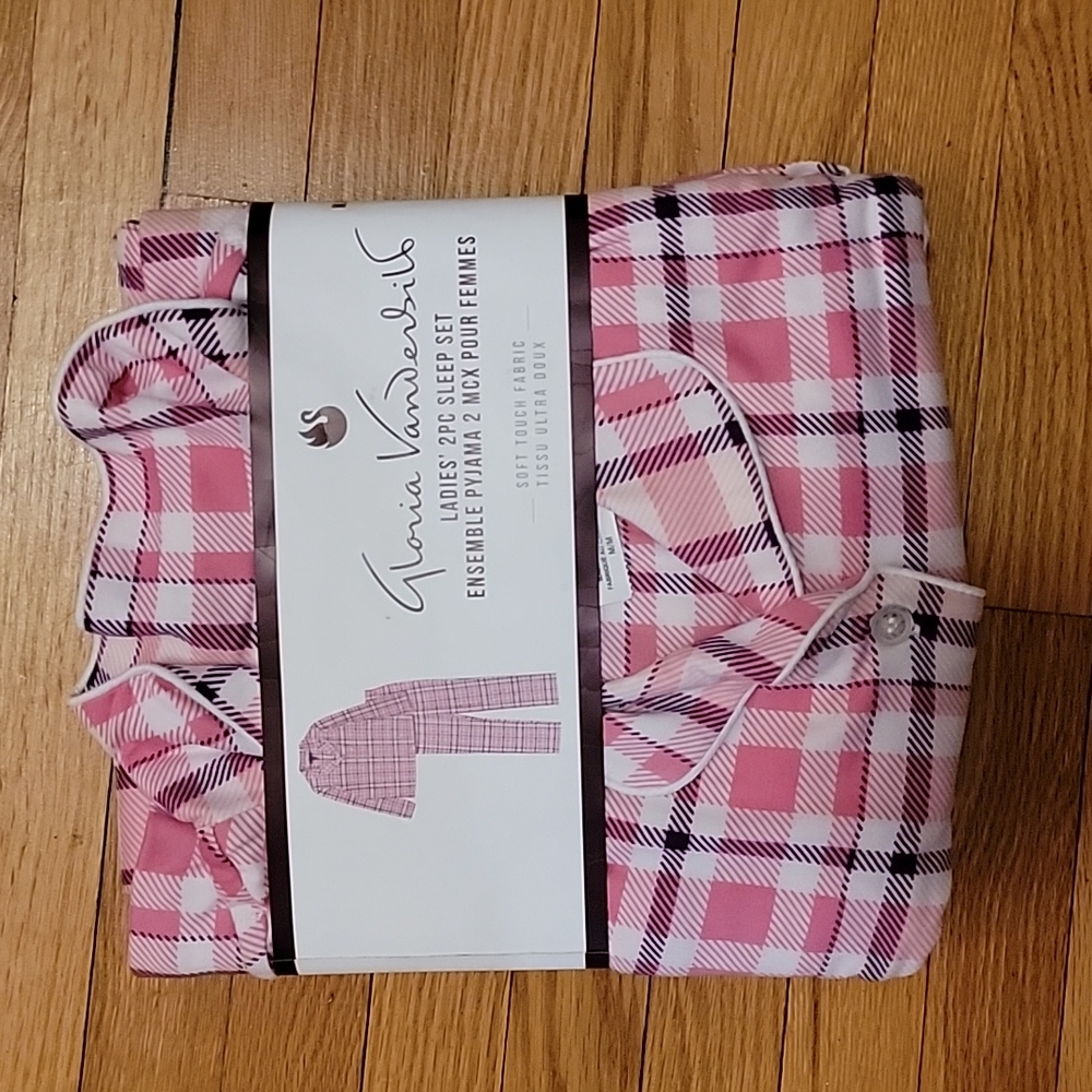 Gloria Vanderbilt ladies Pyjamas